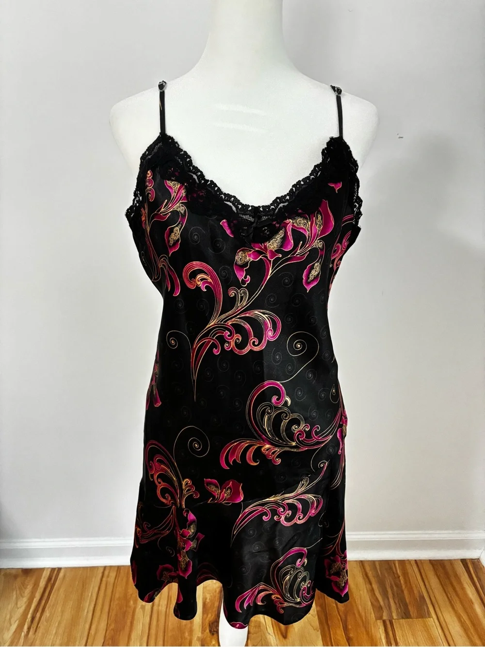 Delicates L Black Pink Gold Floral Satin Chemise Robe Set Lace Trim Y2K